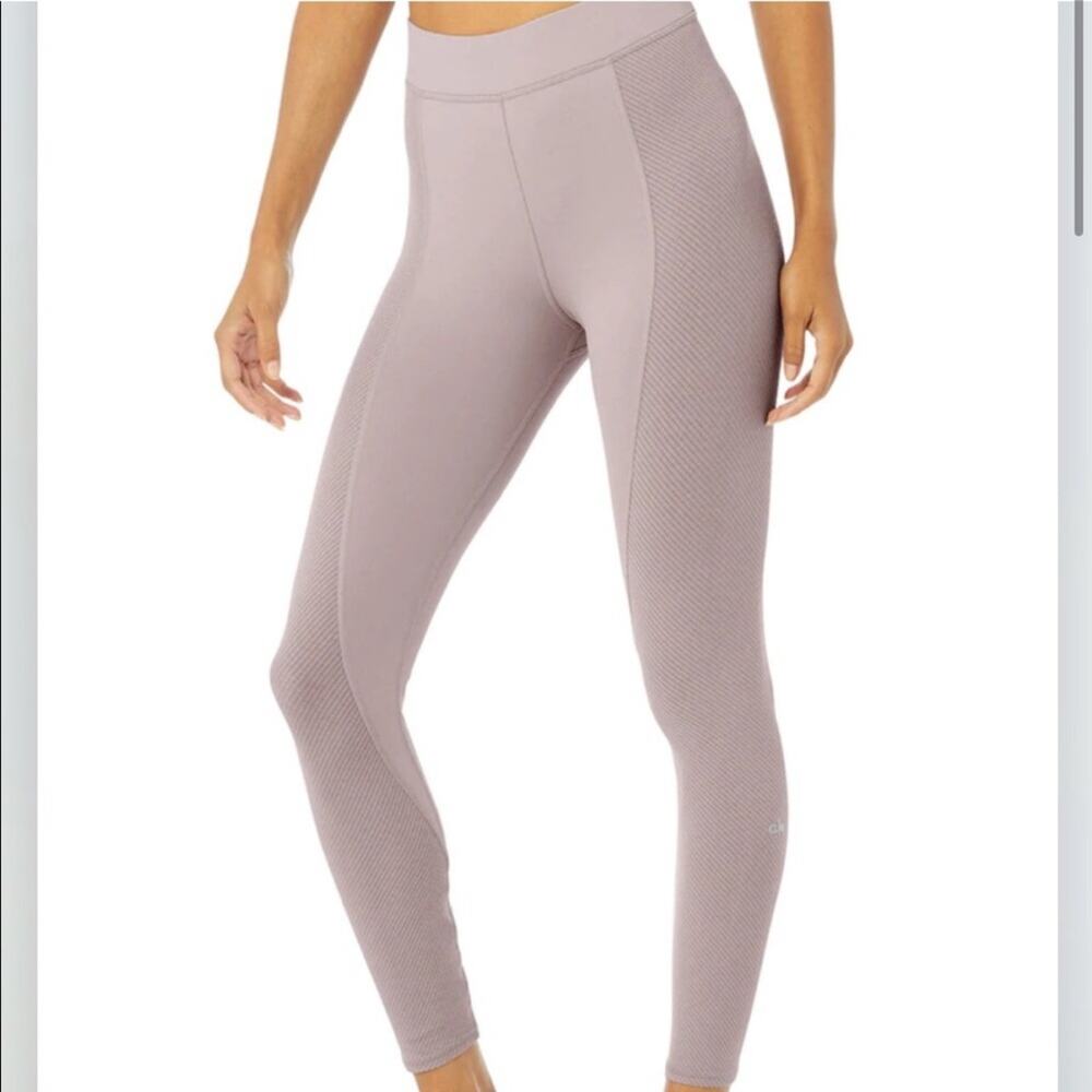 Alo Yoga No Limit light purple gray ribbed trim leggings size Medium